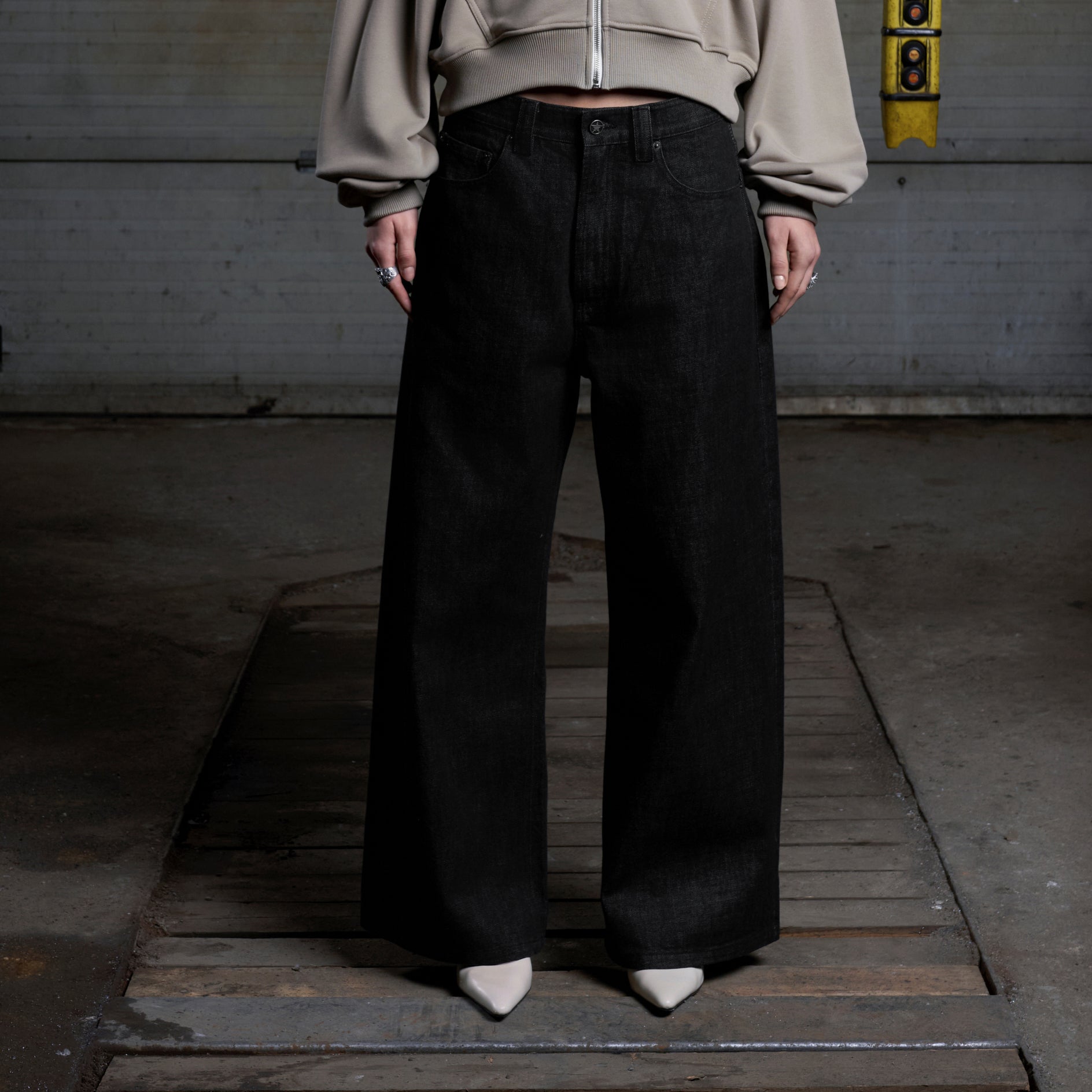 ULTRA BAGGY FIT RAW DENIM - BLACK