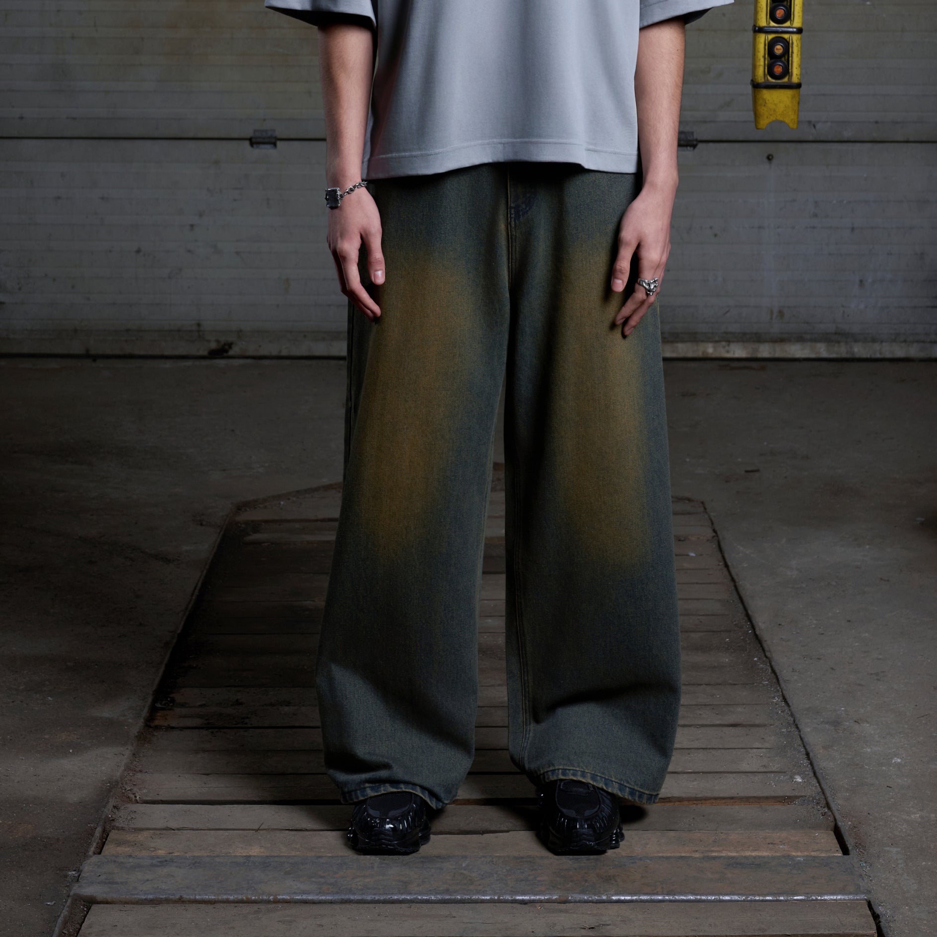 ULTRA BAGGY FIT CORRODE BLUE DENIM