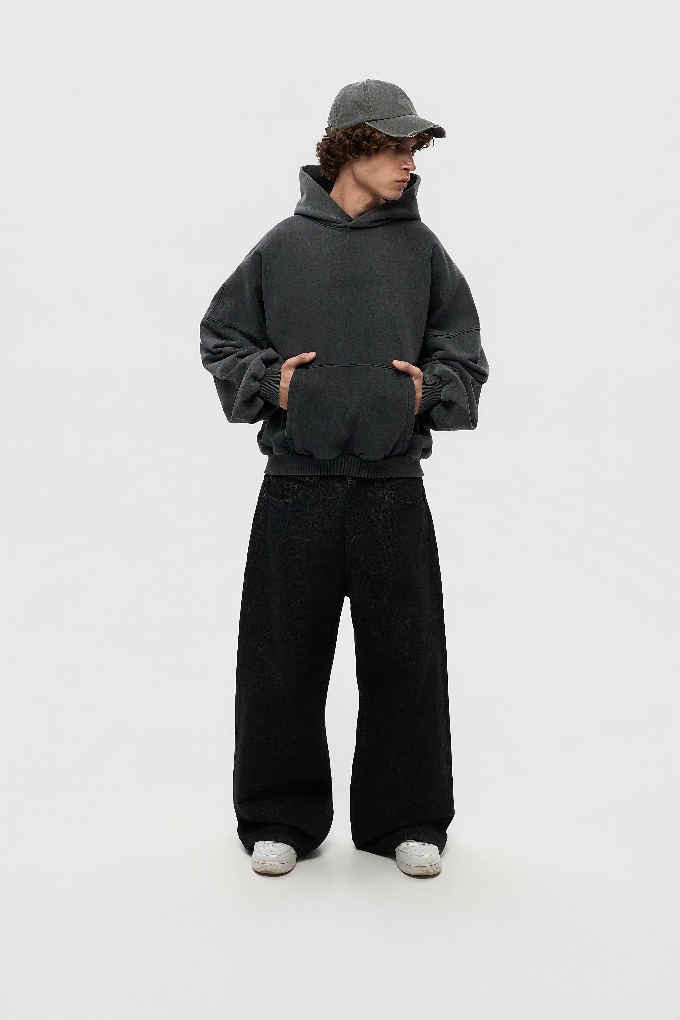 Core Hoodie - Washed Black