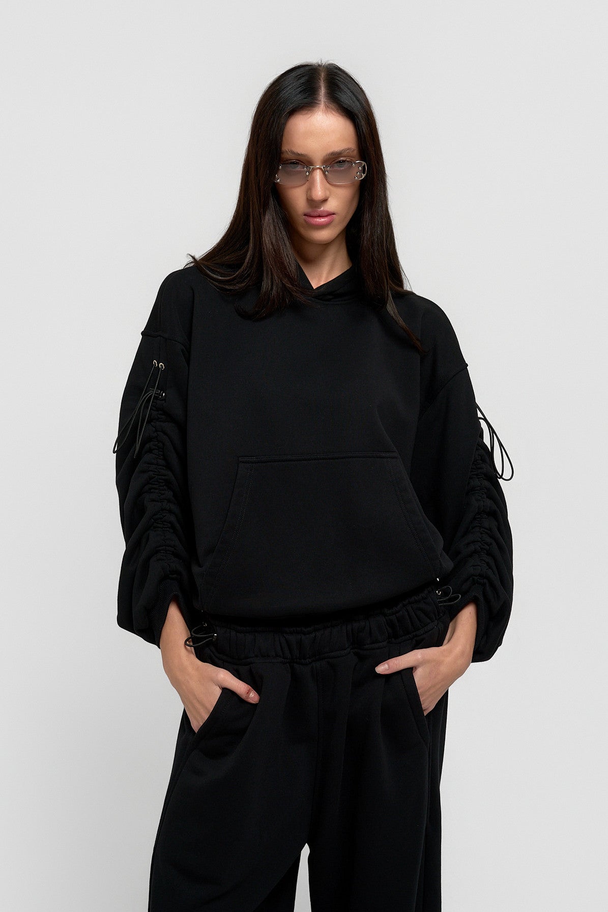Pull Hoodie - Black