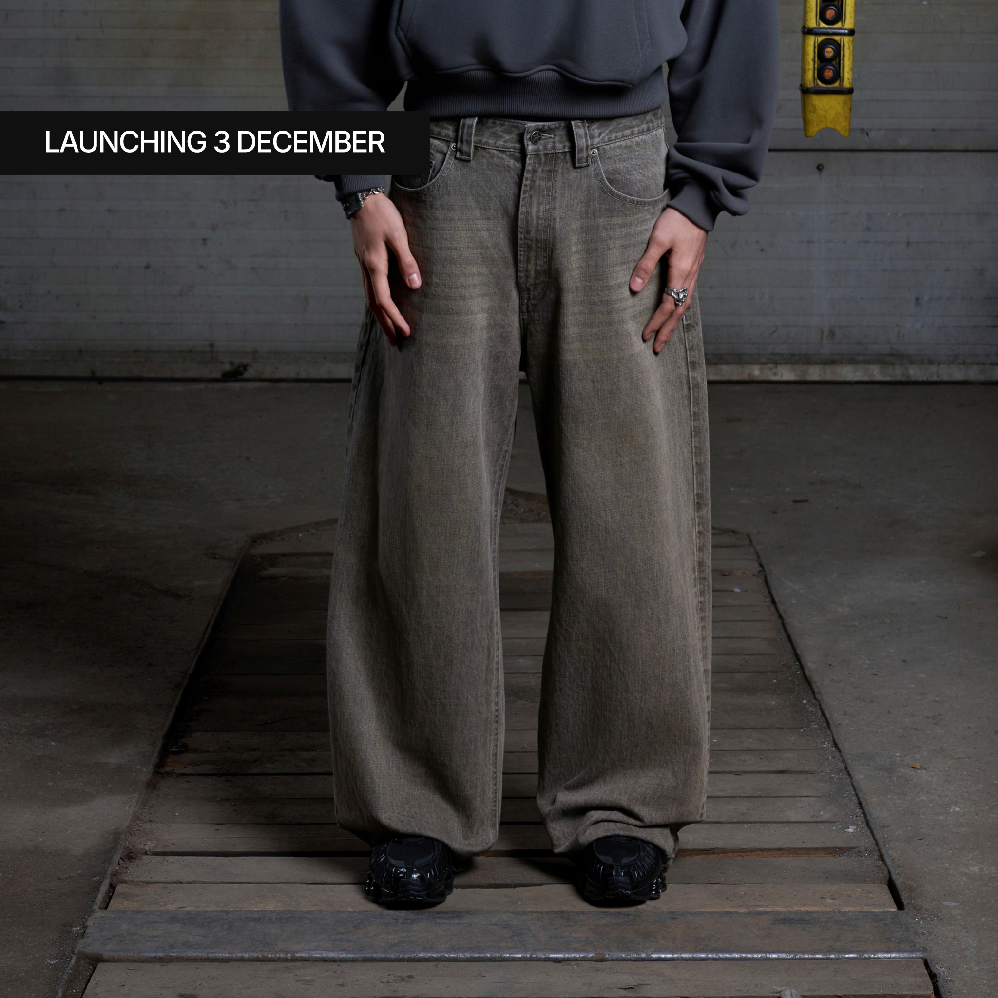 Baggy Fit Denim - Ash Brown